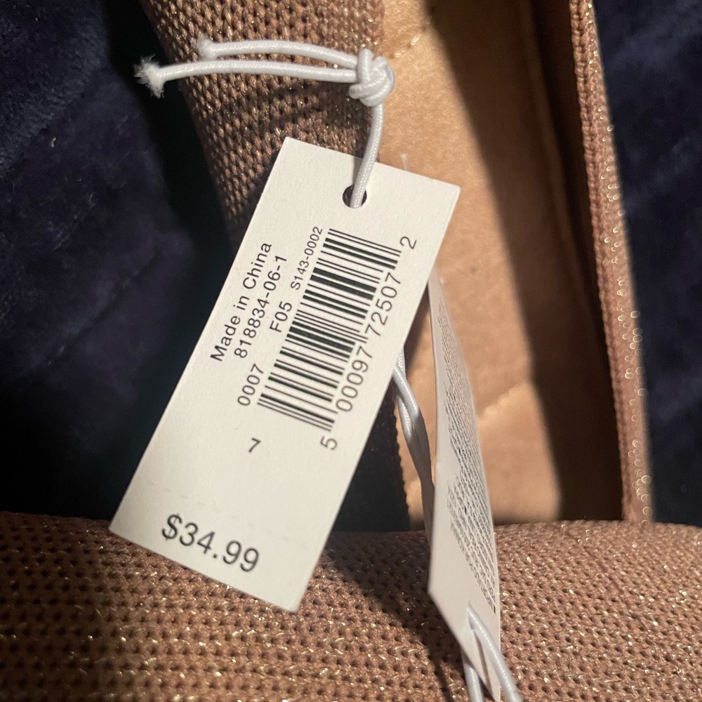 Old Navy NWT Women's Flats - Picture 3 of 5